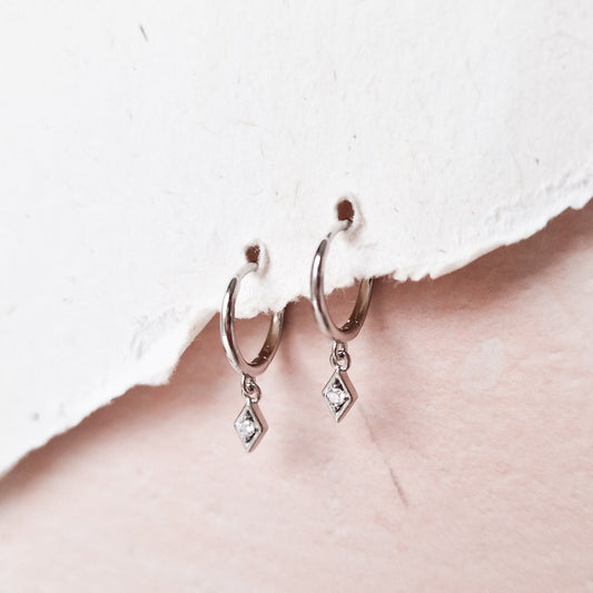 Isn't she lovely zilver oorbel