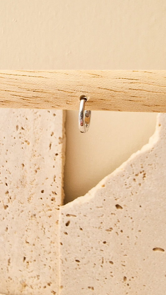 Basic extra smal 6mm oorbel ZILVER