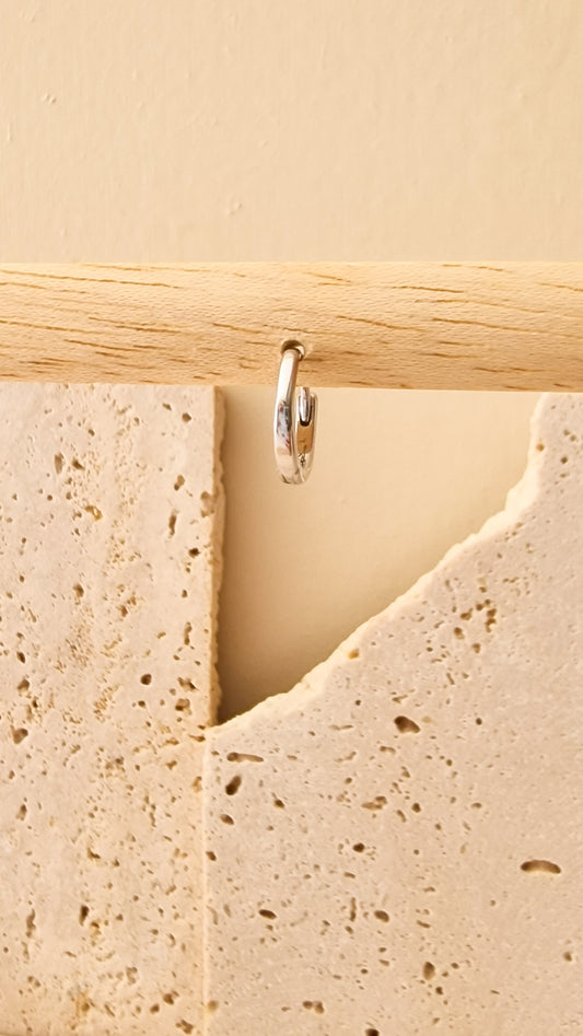 Basic extra smal 8mm oorbel ZILVER