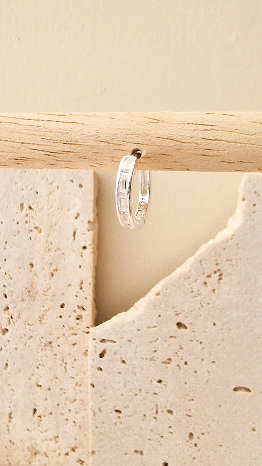 The middle one oorbel ZILVER