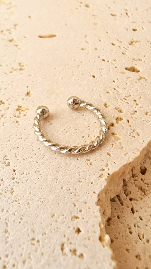 Twisted earcuff Zilver