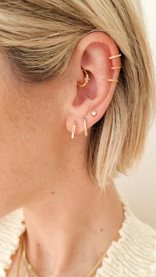 Shocking small oorbel