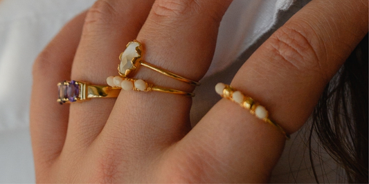 Het combineren van verschillende ringen aan 1 hand, heet een ringparty