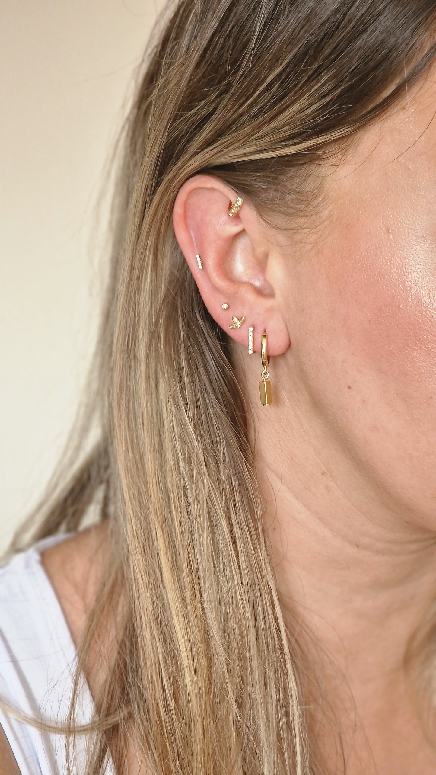 Single cuff earcuff