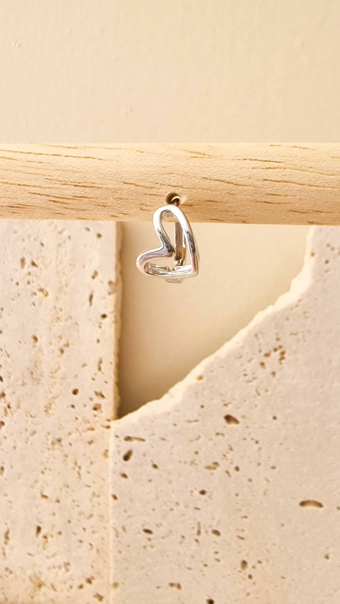 A deeper love oorbel ZILVER