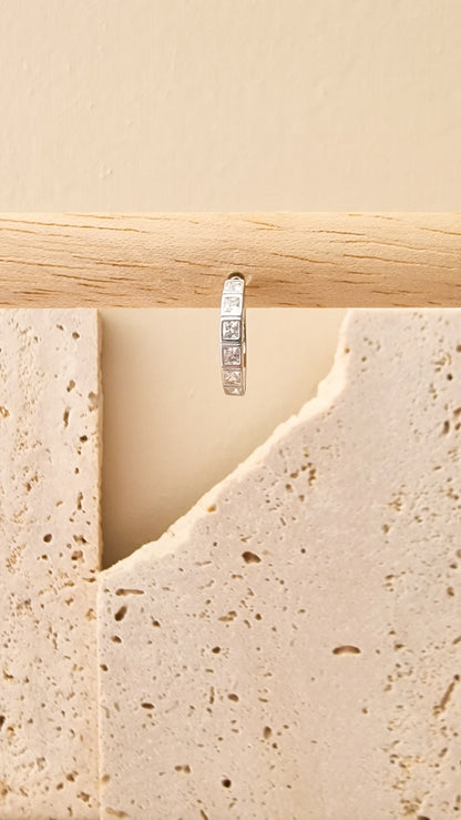 Straight away oorbel ZILVER
