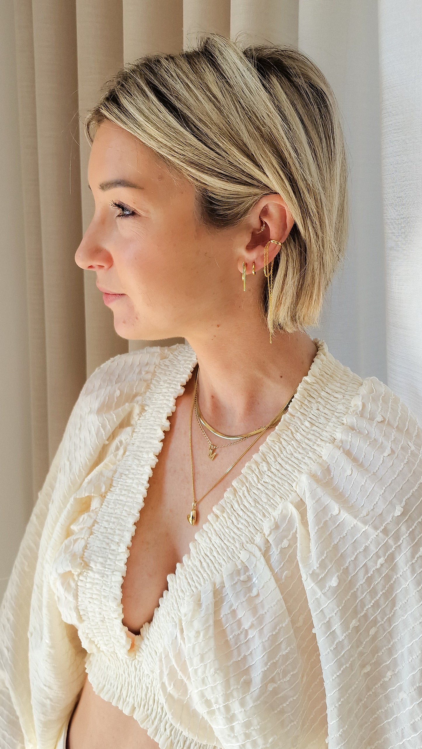 Elegant earcuff