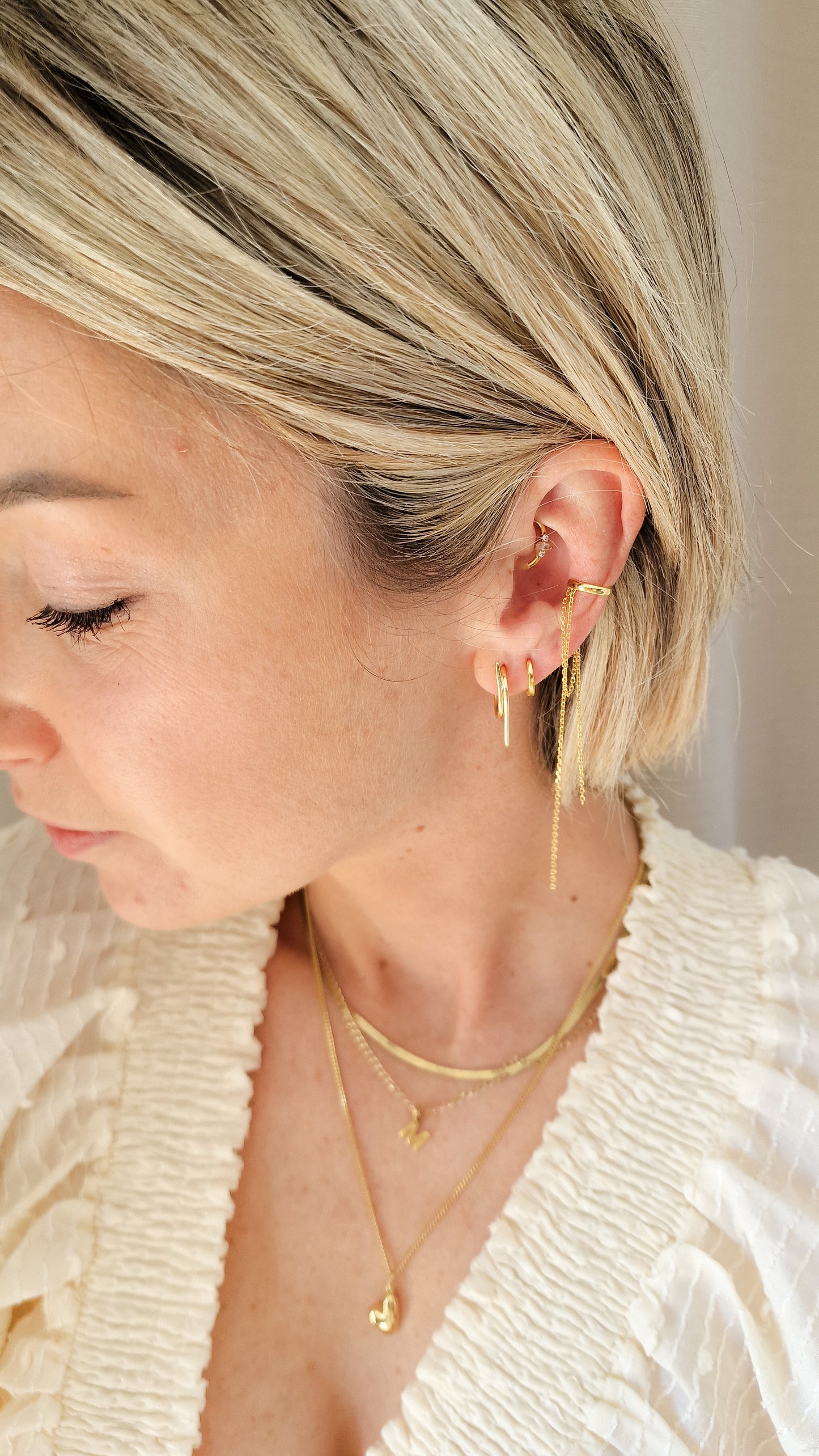 Elegant earcuff