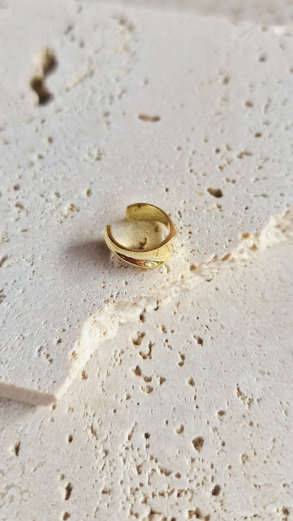 Swirl earcuff