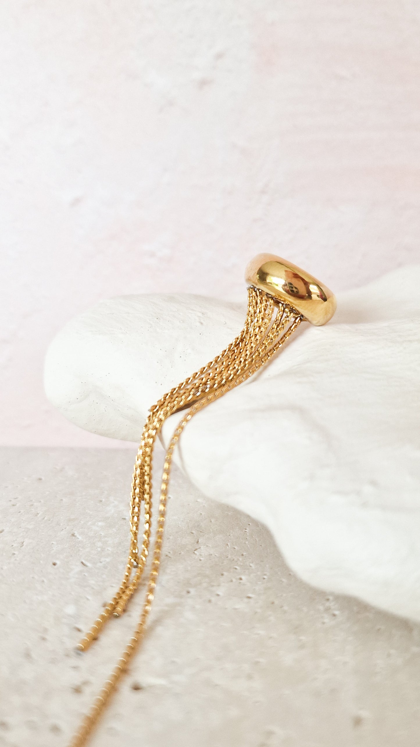 Gala ear cuff goud
