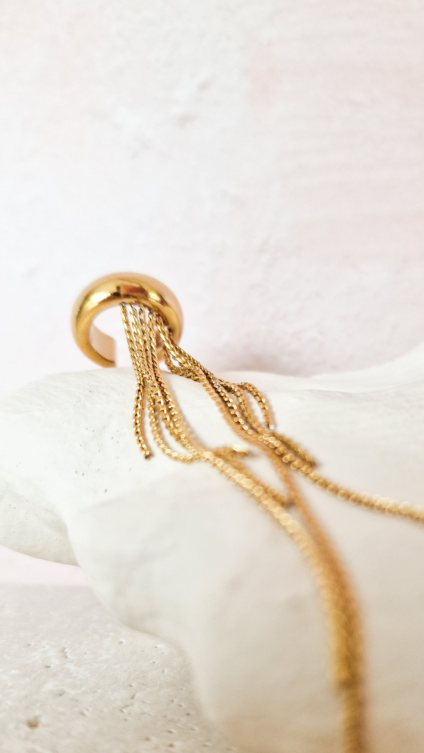 Gala ear cuff goud