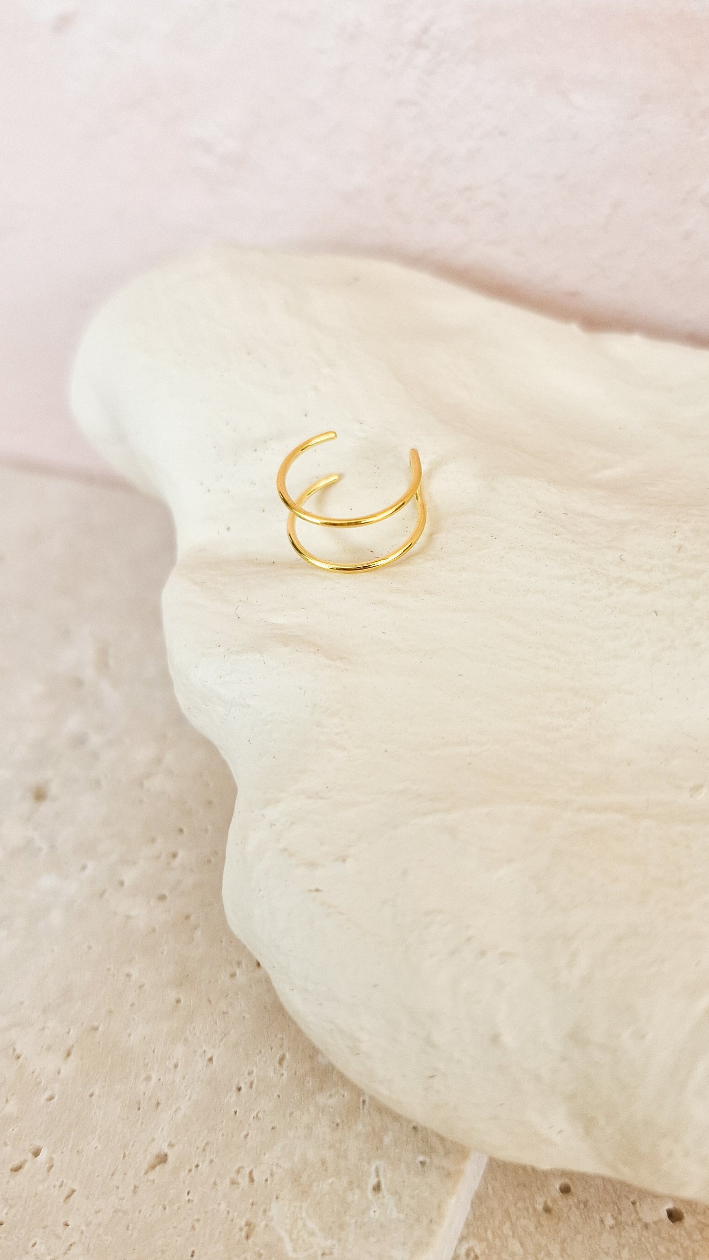 Double hug ear cuff