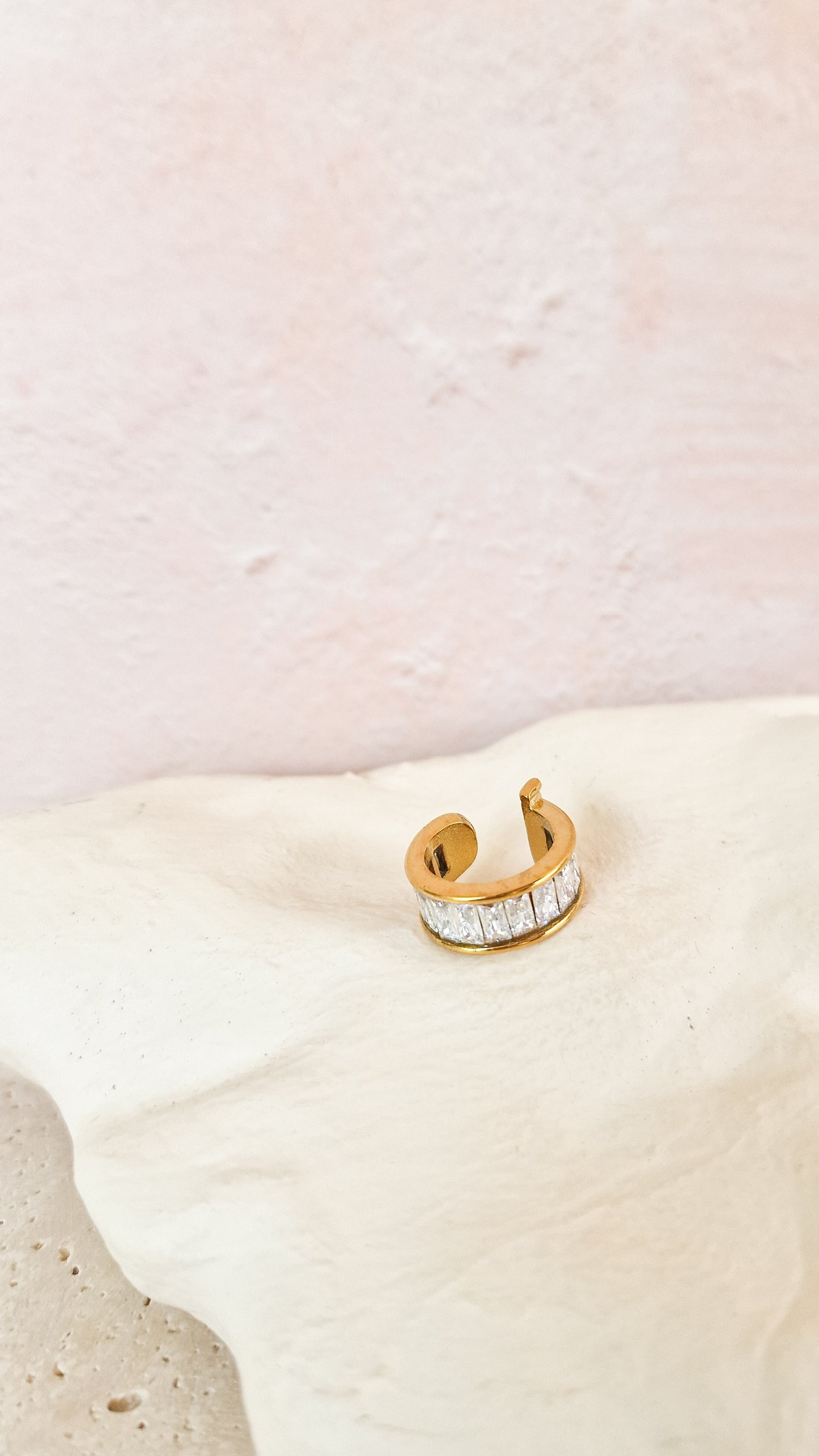 Big Strass ear cuff