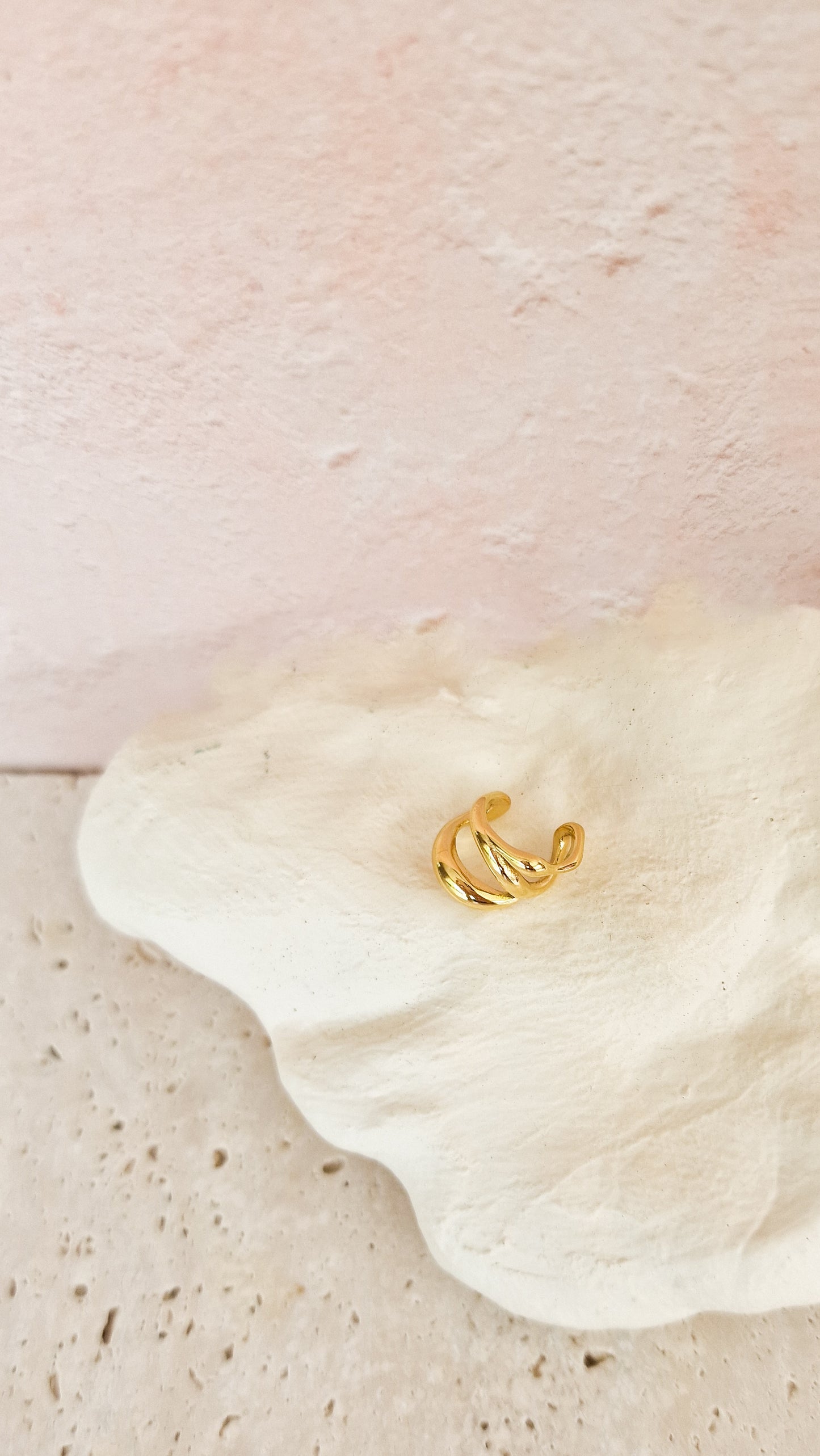Here and there ear cuff
