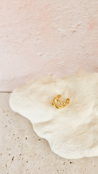 Here and there ear cuff