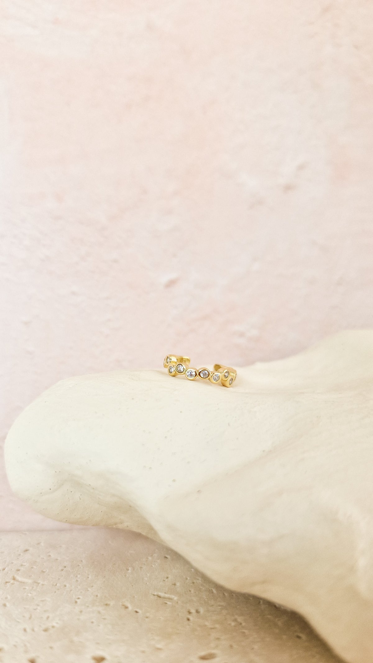 Bubbles ear cuff
