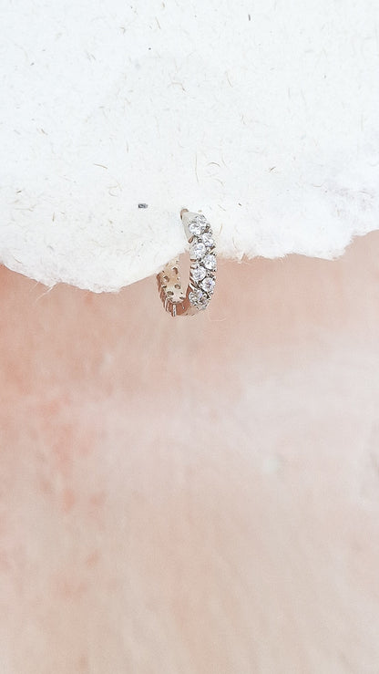 Floating oorbel zilver