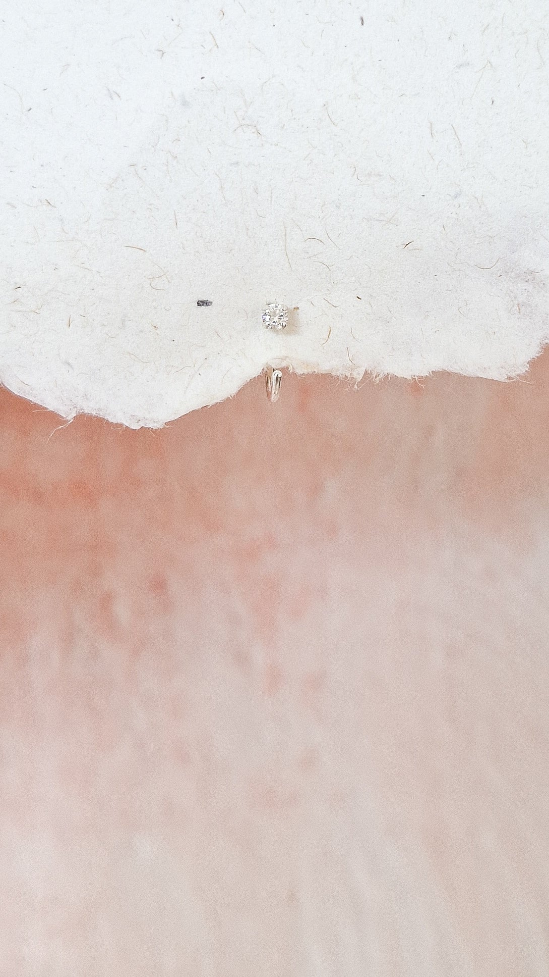 Shiny hug 5mm piercing zilver