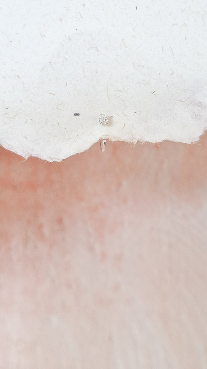Shiny hug 5mm piercing zilver