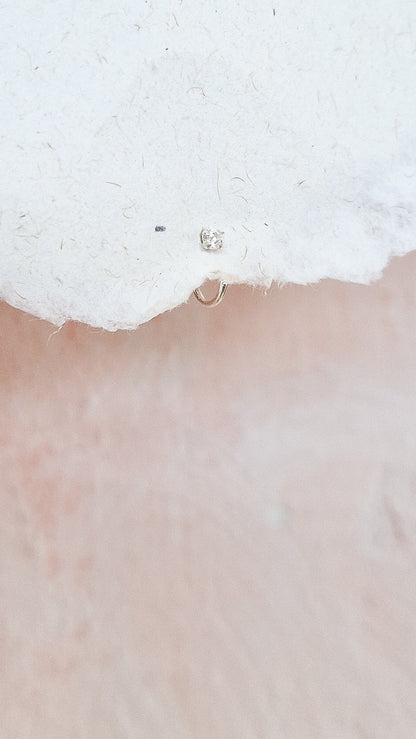 Shiny hug 5mm piercing zilver